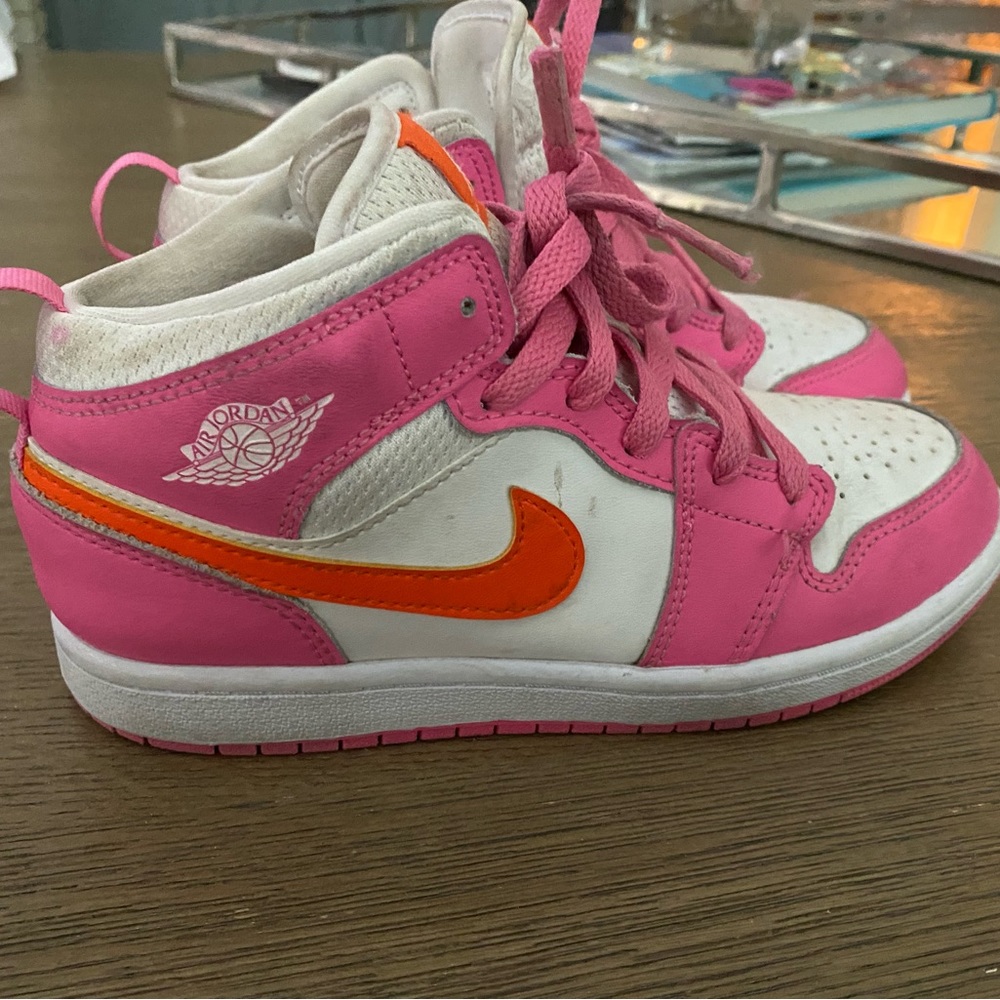 Girls Nike Air Jordans A1 Mid